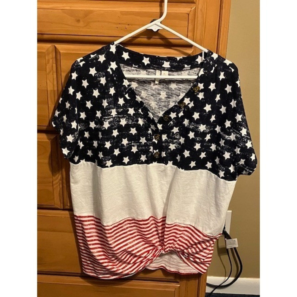 Womens T Shirt Size XL ~Patriotic Blouse Red, White and Blue Stars and Stripes